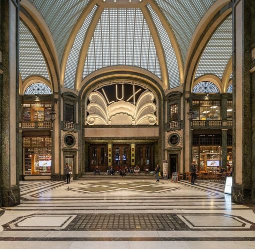 Riapre il cinema Lux