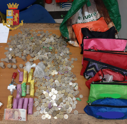 Entrano nel supermercato passando dal tetto ma vengono scoperti e arrestati: in manette tre romeni Entrano nel supermercato passando dal tetto ma vengono scoperti e arrestati: in manette tre romeni