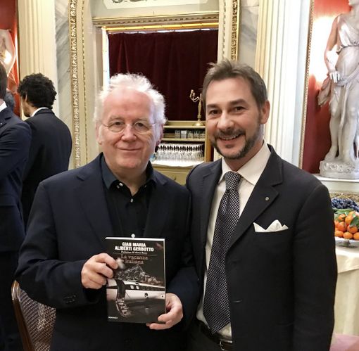 Lo scrittore Massimo Tallone, a Torino, ha presentato il libro di Aliberti Gerbotto