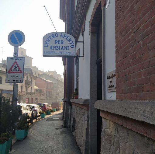 L'insegna del Centro Aperto per Anziani di Perosa Argentina