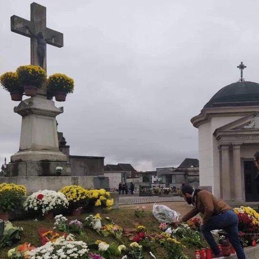 Rimossi i fiori per i caduti della RSI, Casa Pound denuncia il sindaco di Venaria