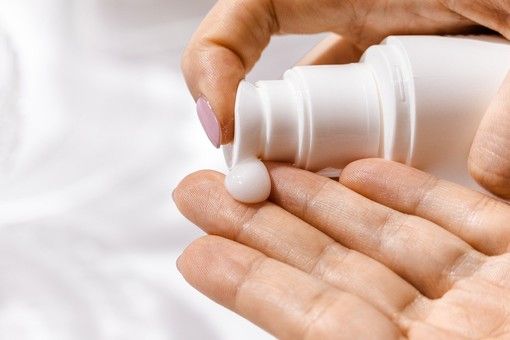 Come scegliere i solari per quest’estate, tutti i fattori da considerare