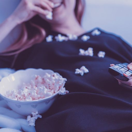 Consigli sui film da vedere in inverno: tra gioco e ironia, casinò e scommesse