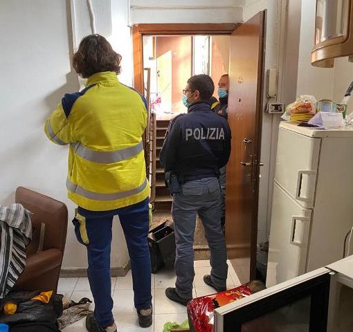 Allacci abusivi, droga, attività illecite e pericoli: blitz della polizia nel &quot;condominio del degrado&quot; in corso Regina Margherita