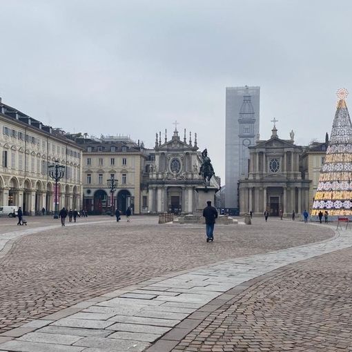 Le vie del centro di Torino semi-deserte a Natale 2020