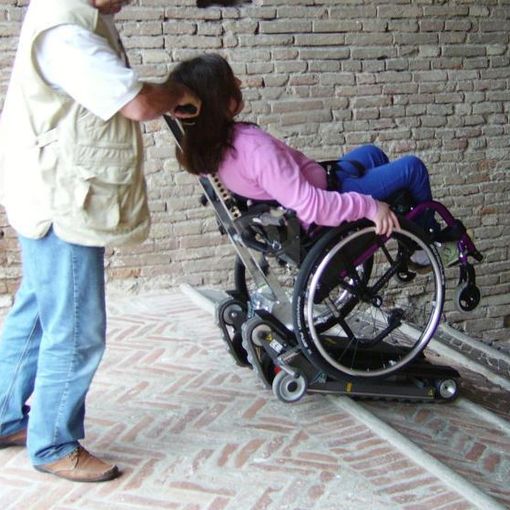 A Torino nasce #Rifiorire, campagna online contro la violenza sulle donne con disabilità