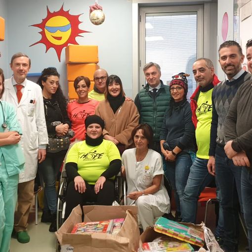 I volontari con i dirigenti e medici dell'Asl To4