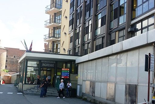 L'ingresso dell'attuale ospedale di Ivrea