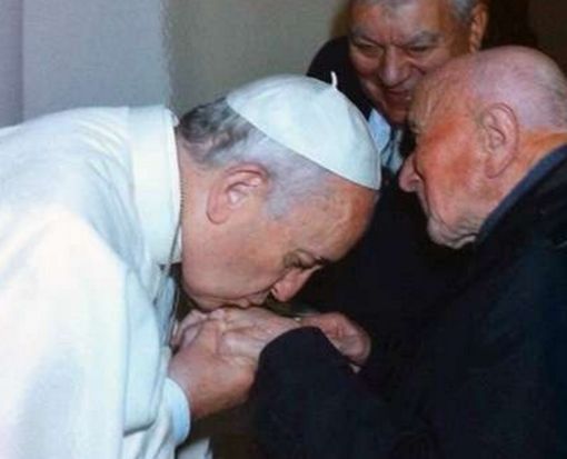 Don Nicola durante il suo incontro con il Papa