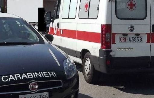 L'uomo è stato trovato da un contadino che ha sentito un odore sgradevole