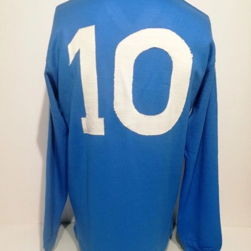 Maradona continua a vivere, Bolaffi mette all'asta sei maglie del numero 10