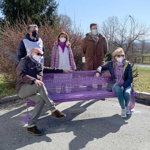 Una panchina lilla a Lanzo contro i disturbi del comportamento alimentare