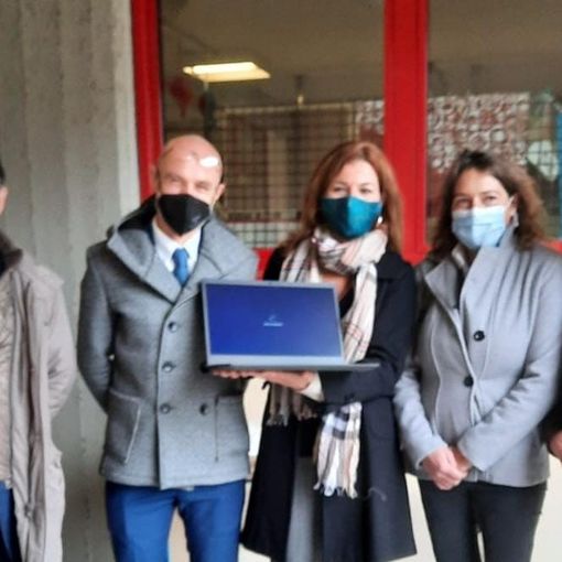 Donati 9 pc alla scuola media &quot;Primo Levi&quot; di Rivoli