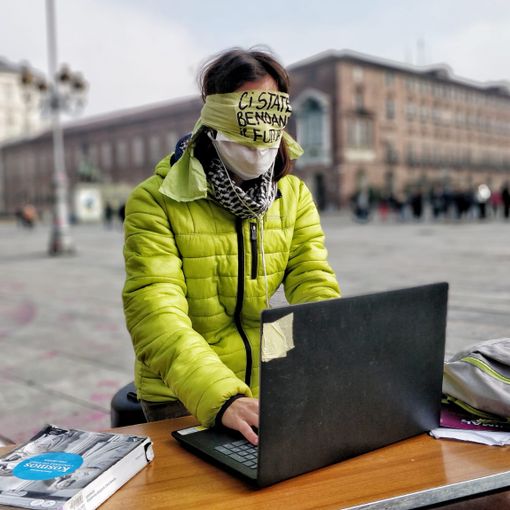 Studenti a Torino contro la didattica a distanza: &quot;Solo uno su quattro può accedervi&quot;