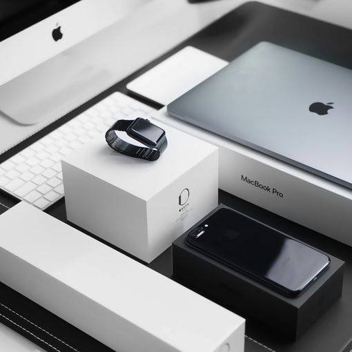 Cimeli di Steve Jobs e oggetti storici: l'asta dei sogni per i fan di Apple