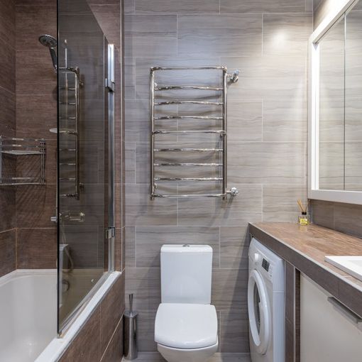 Perché scegliere un wc monoblocco con scarico a parete? Vantaggi e consigli