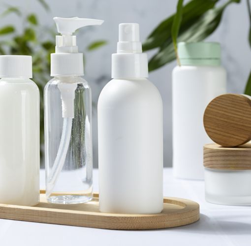 Ridurre l’impatto ambientale negli hotel: soluzioni plastic free per un’ospitalità sostenibile