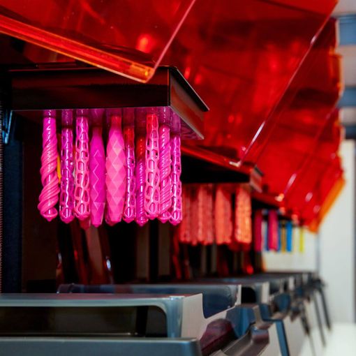 Oltre la produzione tradizionale: i vantaggi delle stampanti 3D per le aziende