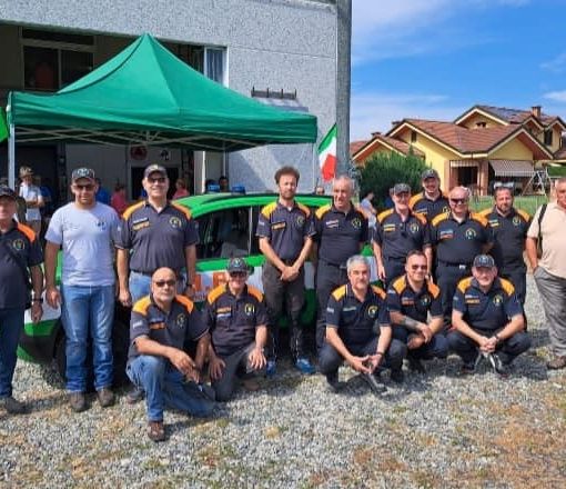 La squadra durante l’inaugurazione della nuova Panda