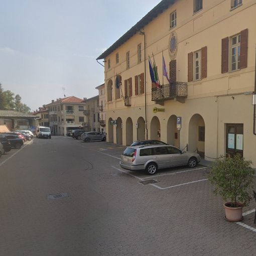 La posta di Bricherasio in piazza Santa Maria