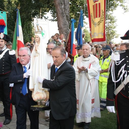 Don Mario al centro