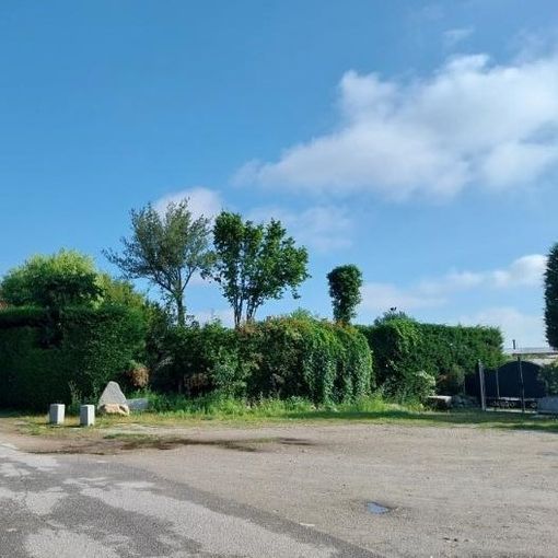 L’area esterna alla piscina