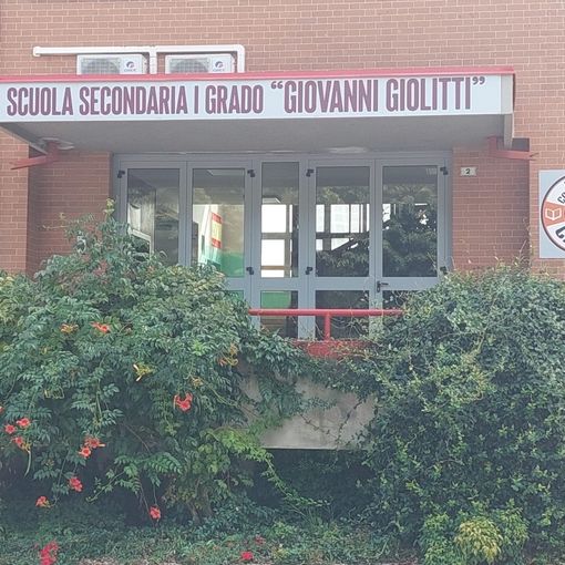Cavour: le scuole medie mettono in mostra il nuovo logo