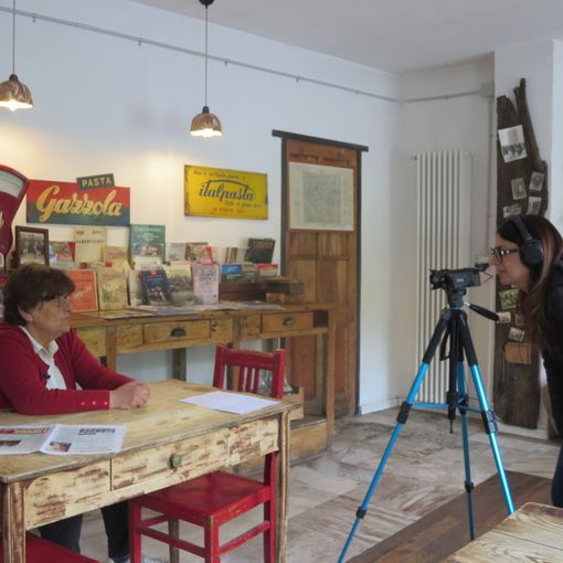 Le riprese di Sat2000 sulla locanda di Viola di Inverso Pinasca