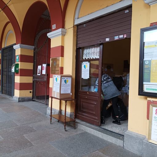 Il centro dove vengono raccolti gli aiuti per l’Ucraina a Luserna San Giovanni