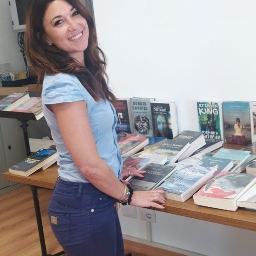 Eleonora Pertusio al suo primo giorno in biblioteca