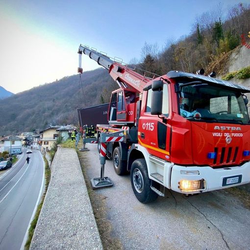 Si incastra con il tir sulla strada per Villasecca a Perrero [FOTO]