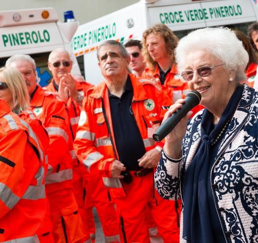 Maria Luisa Cosso e gli operatori della Croce Verde