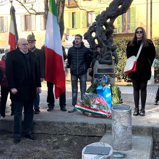 Mongiello durante una celebrazione del Giorno del Ricordo