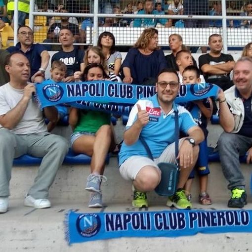 ‘Pino’ Bari in primo piano Napoli club Pinerolo