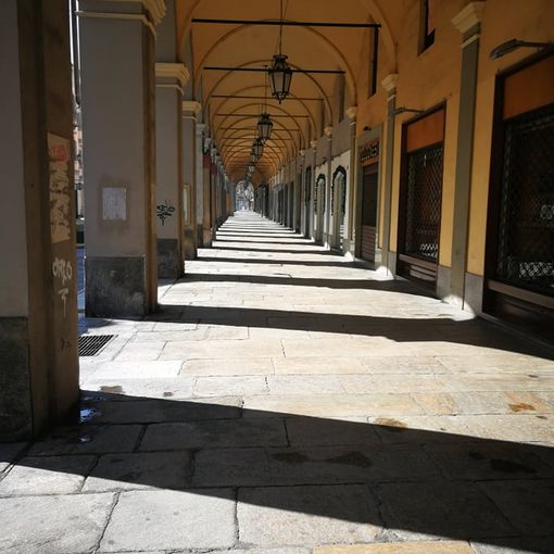 Paghi in anticipo e ritiri alla riapertura: nel Pinerolese si può aiutare un negozio adottandolo