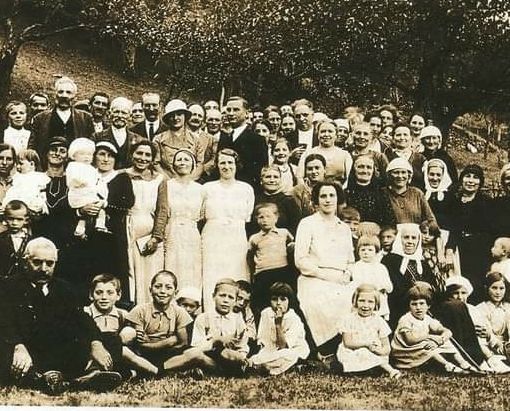 Una foto d'epoca raccolta dal Comune di Pomaretto