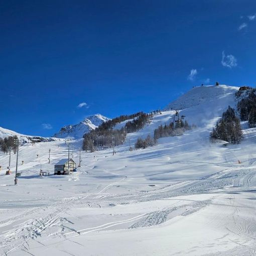 Domani al via la stagione sciistica sulle piste della Vialattea