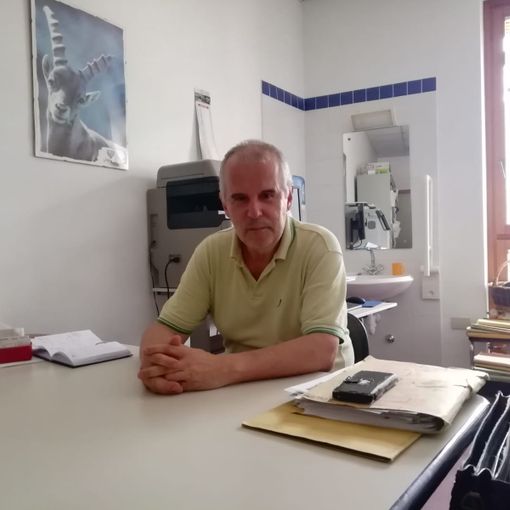 Carlo Frizzi in studio a Torre Pellice