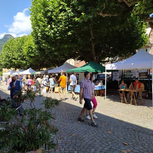 Mercatino a Torre Pellice