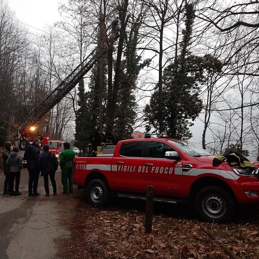 Vigili del fuoco in strada Coppieri a Torre Pellice