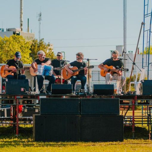Il gruppo Viento Sur, che farà un tour del Pinerolese