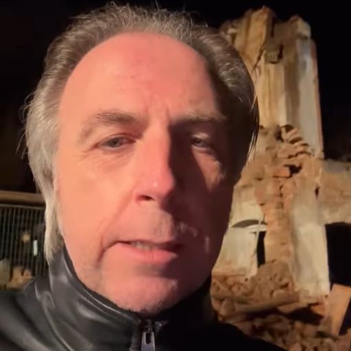 Bottano sul luogo del crollo