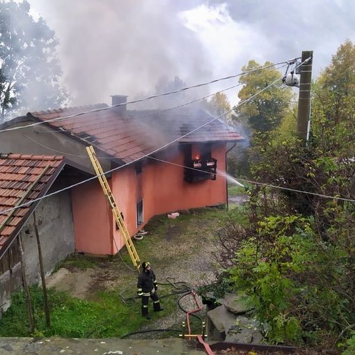 Villar Perosa: le fiamme invadono la casa dell’artificiere Gigli