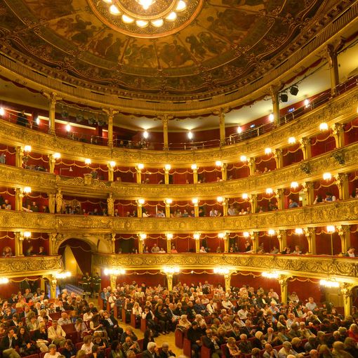 Lo sciopero fa saltare stasera &quot;La vita che ti diedi&quot; al Teatro Carignano