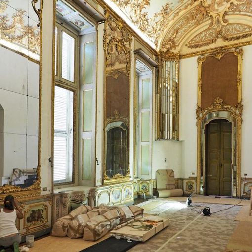 Palazzo Chiablese, torna a splendere la Sala dell'Alcova con la scrivania del Piffetti [FOTO E VIDEO]