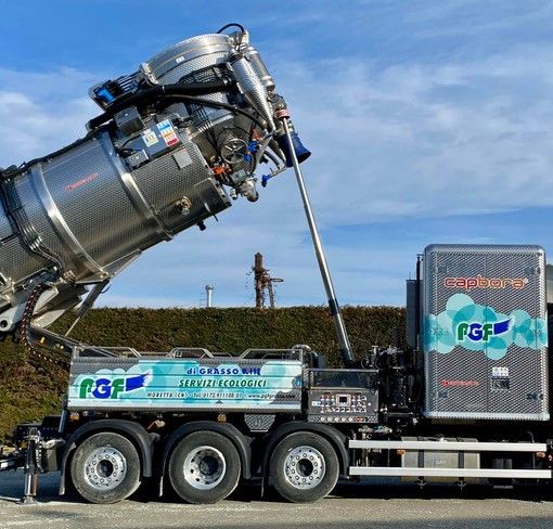 Tecnologia e innovazione: escavatore a risucchio per polveri, liquidi, fanghi e solidi