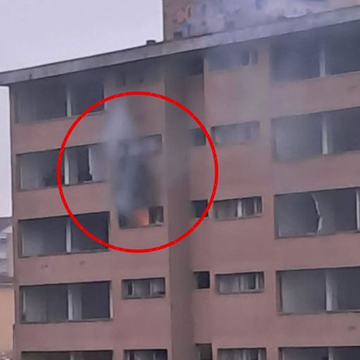 Fiamme e paura all'ex Gondrand: &quot;Ma non era stata sgomberata?&quot;