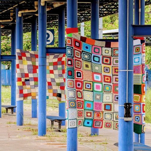 Le decorazioni all'uncinetto per Stazione Dora