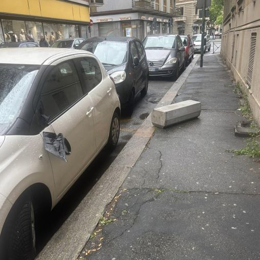 Nuovi episodi vandalici ai danni delle auto parcheggiate (Foto da Facebook)