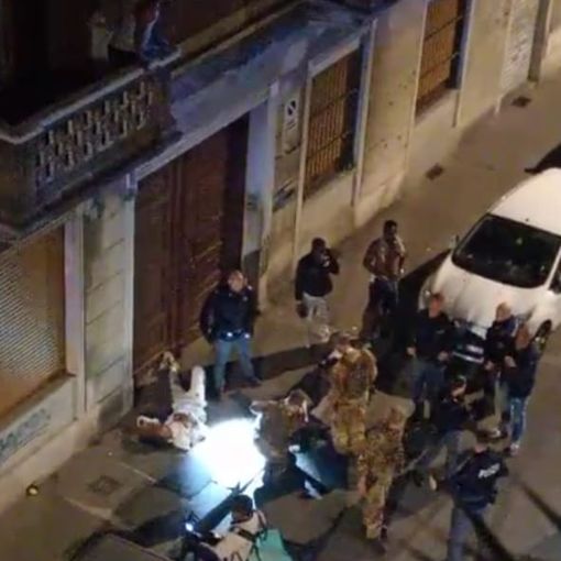 Ambulanti e residenti in protesta per Barriera di Milano: “Ora ridiamo colore al nostro quartiere”